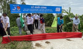 Xây cầu nông thôn tặng người dân vùng sâu Cần Thơ
