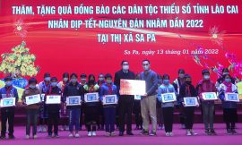 Tặng 200 máy tính bảng cho học sinh khó khăn Sa Pa​