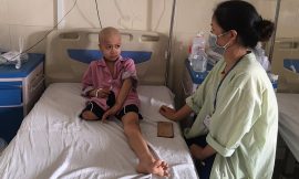 Cuộc chiến với ung thư xương của bé trai 8 tuổi
