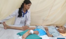 Ước mơ của cô bé có bàn chân quay ngược