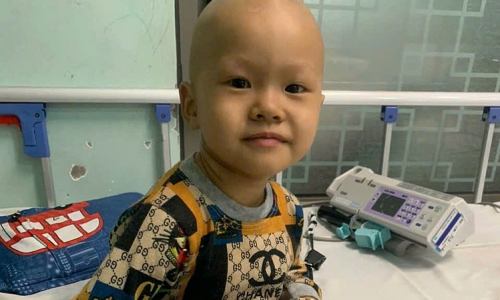‘Chiến binh’ 5 tuổi chống chọi với ung thư