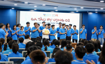 Kai Đinh truyền cảm hứng cho học sinh Trường Hy Vọng