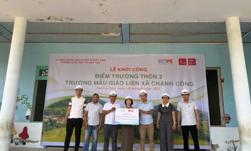Xây phòng lớp mới cho học sinh miền núi Quảng Nam