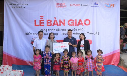 Bàn giao lớp học mới cho trẻ em vùng biên Thanh Hóa