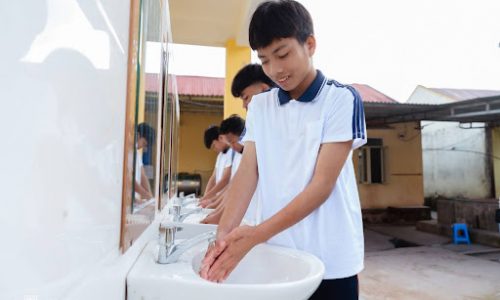 Học sinh nội trú Bố Trạch dứt cảnh tắm suối nhờ nhà tắm mới