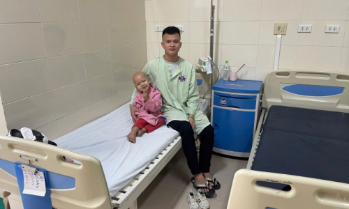 Gánh nặng dồn vai ông bố 27 tuổi nuôi bốn thế hệ