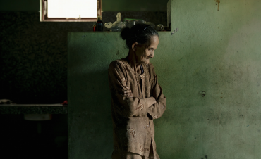 Những căn nhà ‘khuyết’ nơi rốn lũ