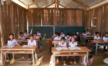 13 năm mơ ngôi trường gạch của thầy giáo cắm bản