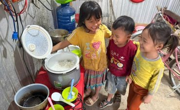 Xóm trọ của những đứa trẻ tự lớn ven rừng