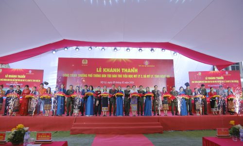 Trường học vùng biên hồi sinh sau lũ quét