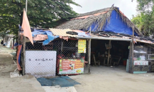 Cơn bĩ cực của gia đình trong ‘ngôi nhà không số’