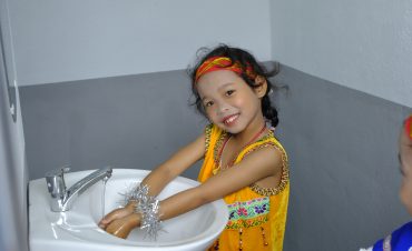 Hơn 1.000 học sinh Gia Lai có nhà vệ sinh mới