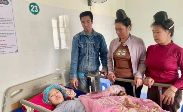 Chuyến rời bản cứu con của người cha nghèo