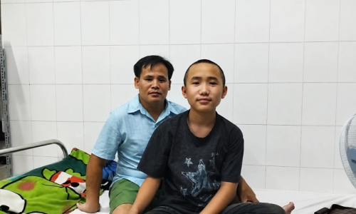 Chuyến rời bản gần 1.000 km đi cứu con của ông bố người Mông