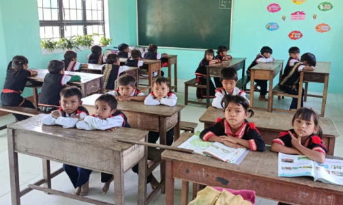 Cô giáo cắm bản và nỗi ám ảnh không có nhà vệ sinh