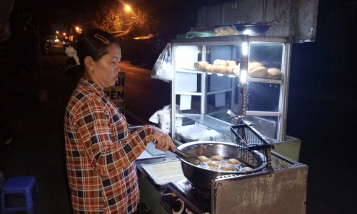 10 năm làm đủ nghề cứu con mắc bệnh hiếm