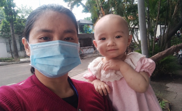 Thế kẹt của gia đình nghèo nhận nuôi cháu ung thư