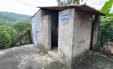 Nỗi trăn trở nhà vệ sinh xuống cấp ở trường học vùng cao